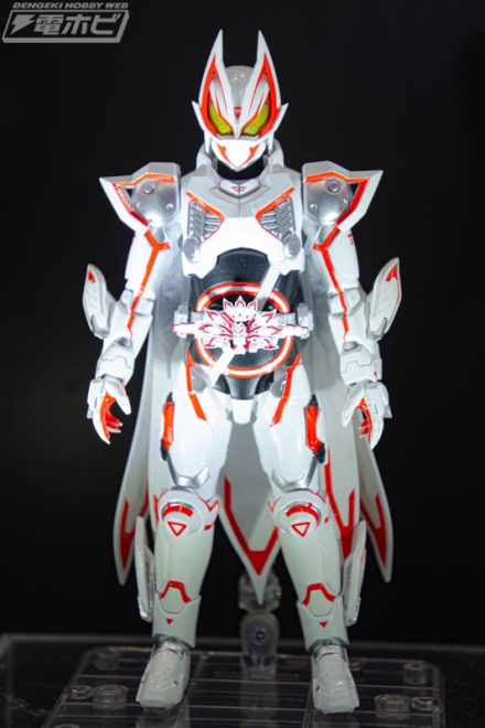 仮面ライダー555』ネクストカイザとカイザの真骨彫、『仮面