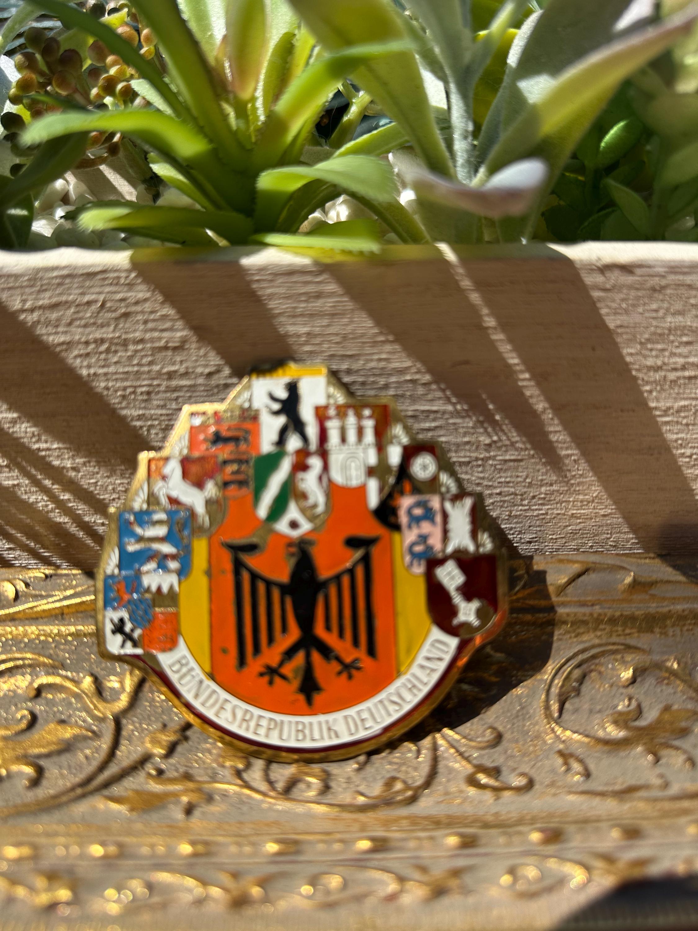 ヴィンテージ ドイツ連邦共和国 ドイツ車バッジ 紋章 鷲のエンブレム