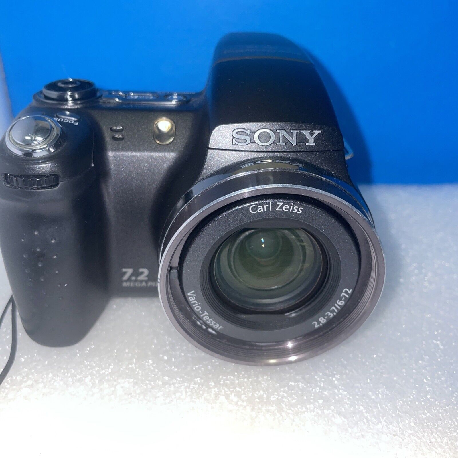 Sony Cyber-shot DSC-H5 7.2 MP Digital Camera - Black 12x Super