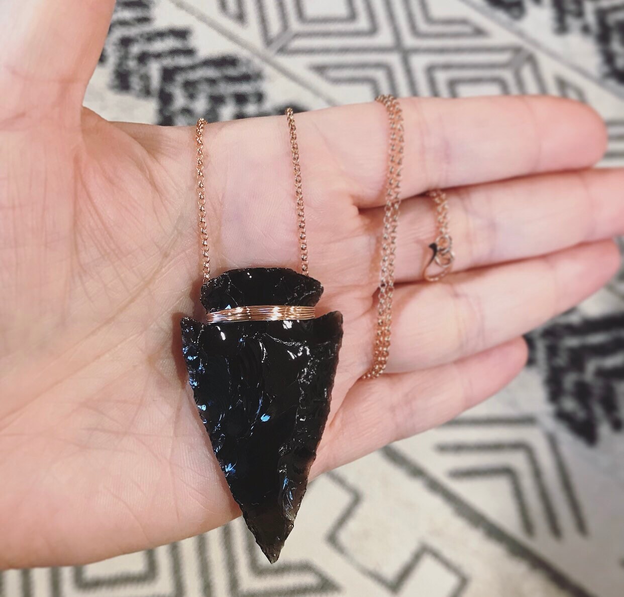 黒曜石の矢じりネックレス | 天然矢じりユニセックスジュエリー | 保護