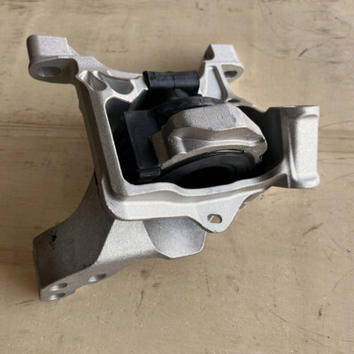 K156-39-060 Right Engine Mount 1PC for Mazda CX-5 22-17 2.5L