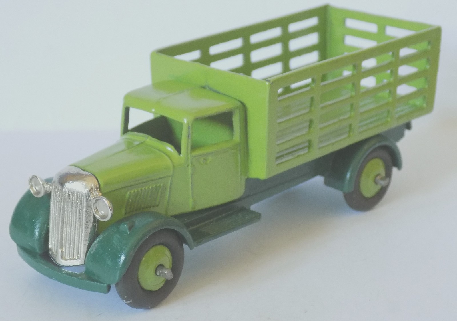 Dinky 25f, Market Gardeners Lorry - Free Price Guide & Review