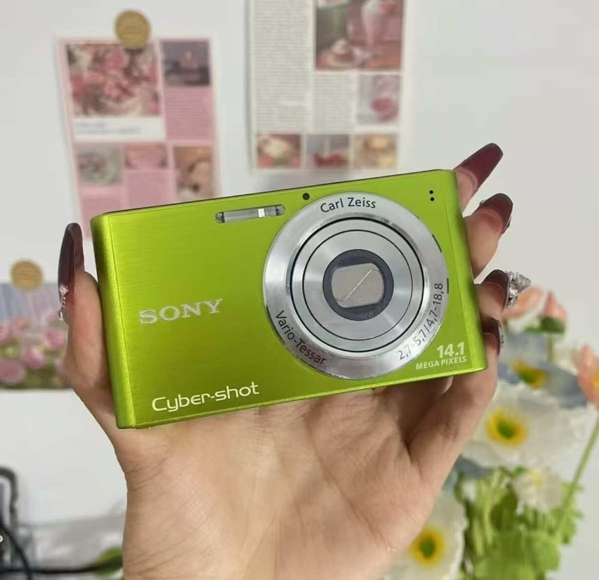 SONY Digital Camera Cyber-shot DSC-W320 14.1 MP 3.0x Optical Zoom