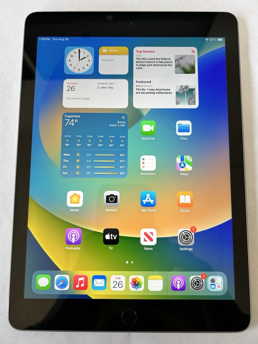 Apple iPad 6th Generation A1893 32 GB Wi-Fi 9.7 in Space Gray iOS