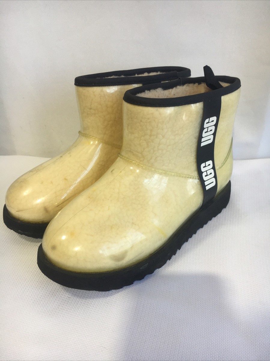 UGG Classic Clear Mini Ankle Boots Beige Sherpa Women Size 8 . See