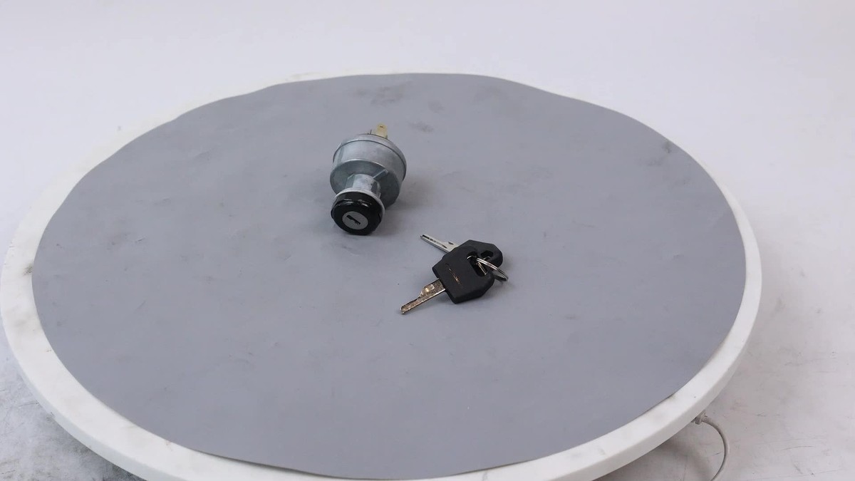 Ignition Switch D134737 w/ Keys fits Case 1835B 1840 1845B Skid