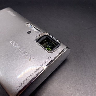 Nikon COOLPIX S50 Silver 7.2 MP Digital Camera English OK