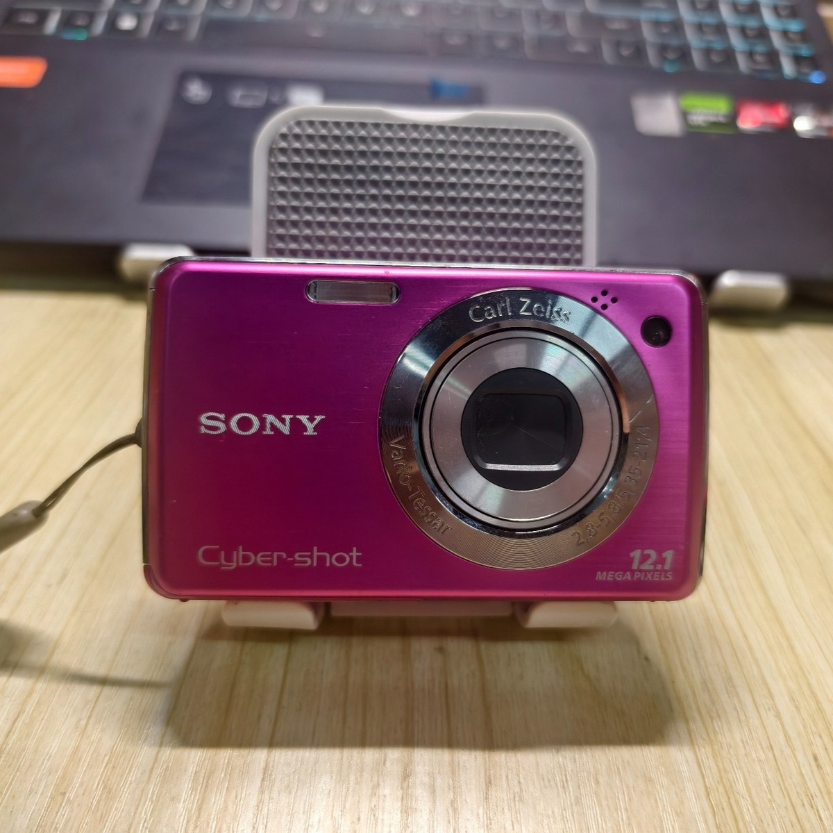 Sony Cyber-Shot DSC-W220 Digital Camera 12.1MP 4x Optical Zoom