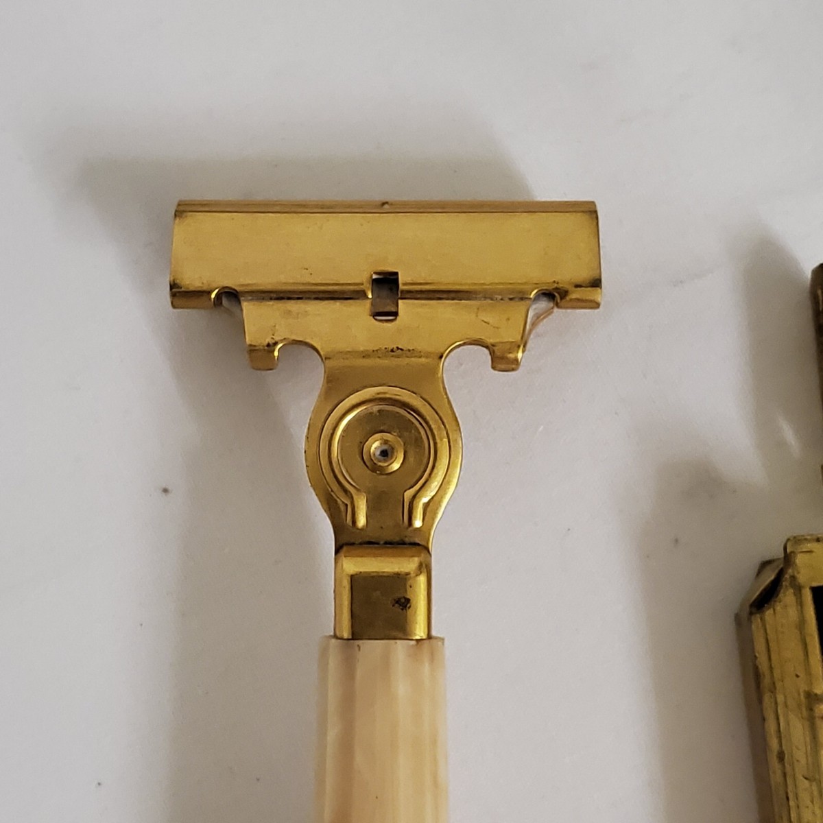 VINTAGE SCHICK EVERSHARP INJECTOR RAZOR 