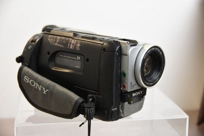 SONY DCR-TRV310 Digital Video Camera Recorder Handycam Digital 8