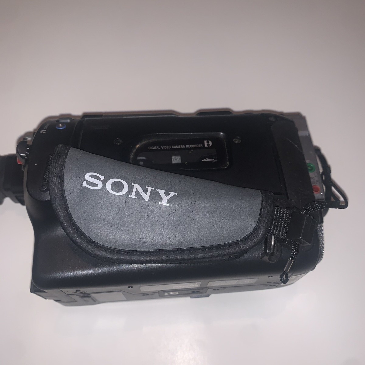 Sony DCR-TRV310 Digital8 Hi8 8mm Video8 Camcorder VCR Player Video