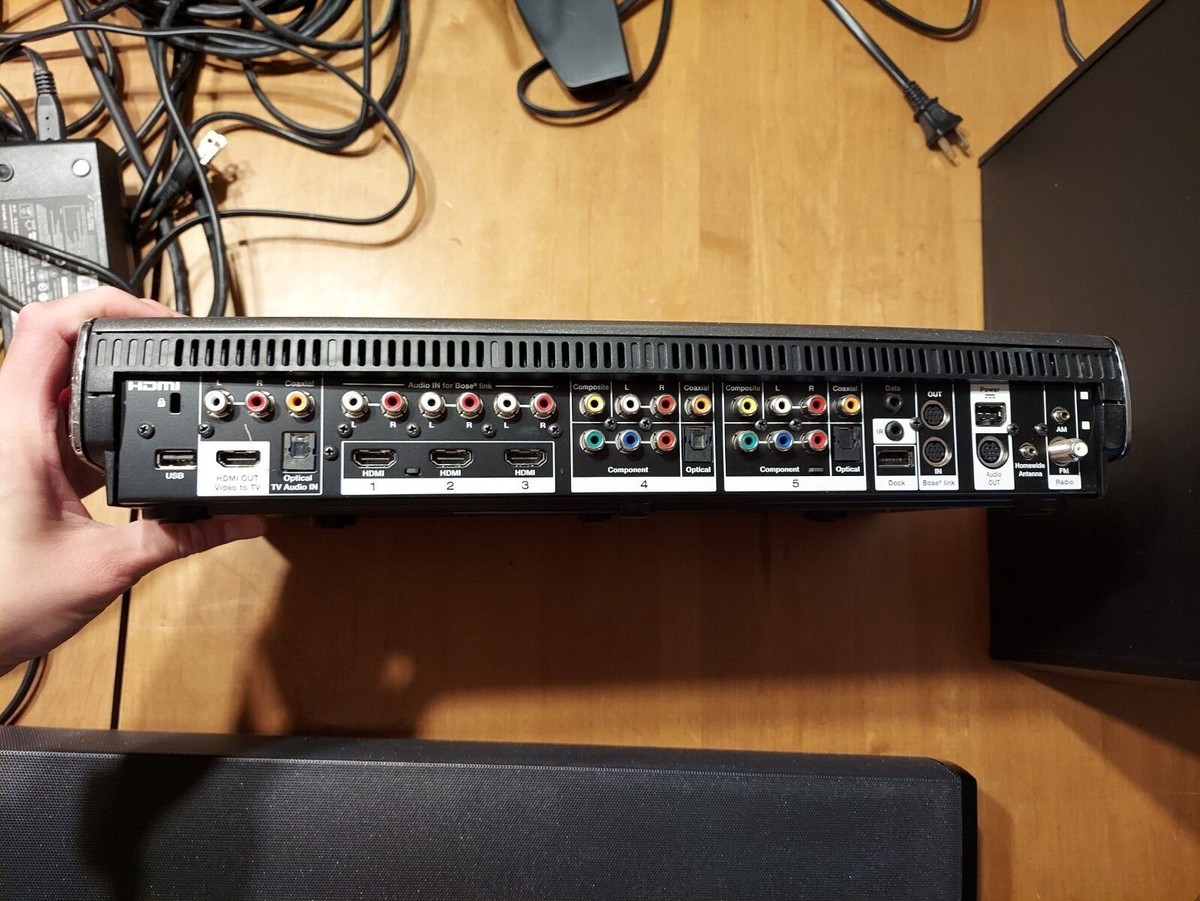 Bose Lifestyle 135 AV35 Entertainment Speaker System Sound Bar