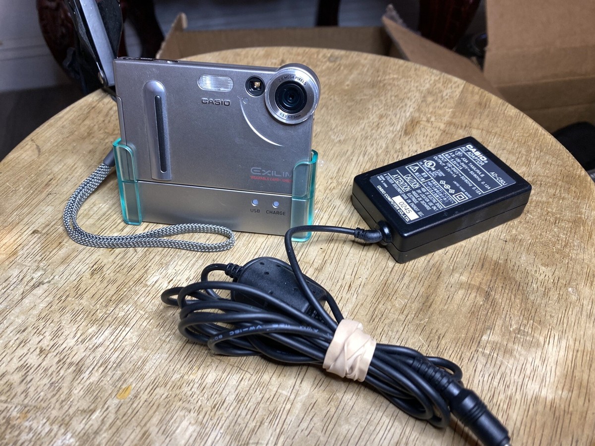 Casio Exilim EX-S2 Wearable Card Digital Camera w/ Charger Cradle