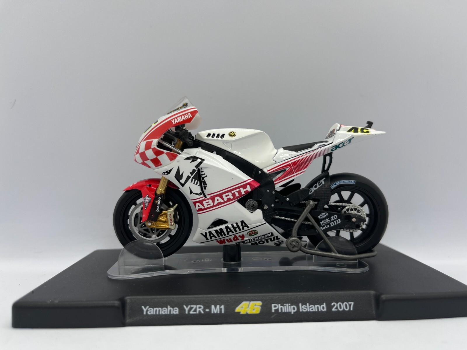 Valentino Rossi 1/18 VR 46 Yamaha YZR M1 Philip Island 2007 | eBay