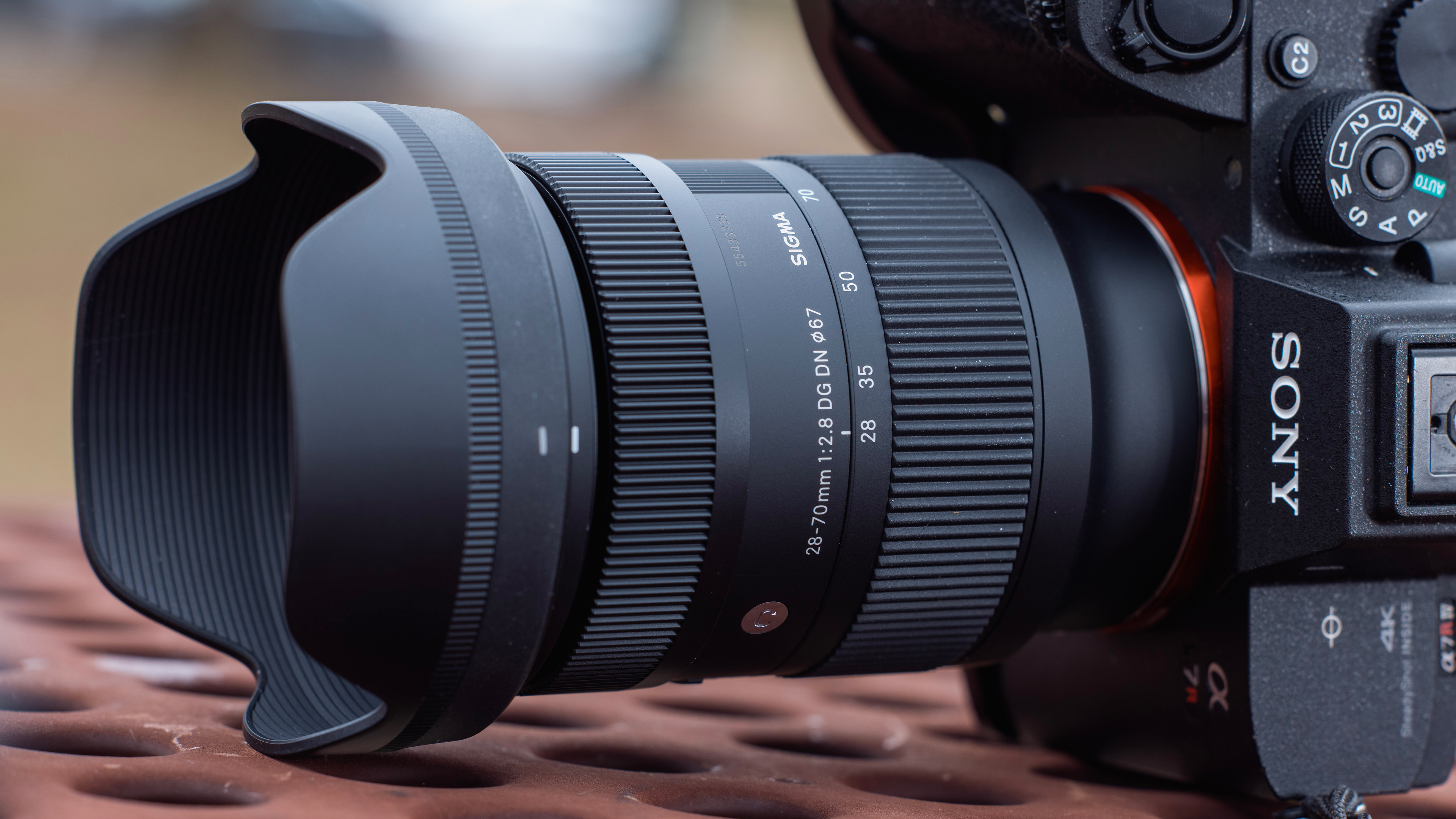 Sigma 28-70mm F2.8 DG DN Contemporary Review | PCMag