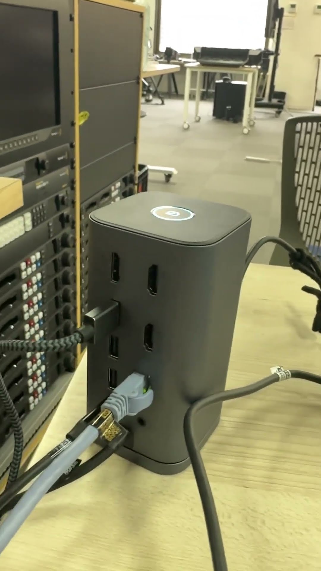 Baseus USB-C ドッキングステーション 11-in-1 - YouTube