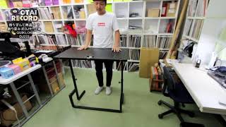 待ちに待った折り畳み式DJテーブル！！QUIKLOKのDJ233をご紹介いたし