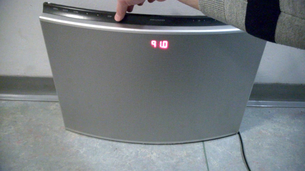 Pressing buttons on my Beosound 1 (problem) - YouTube