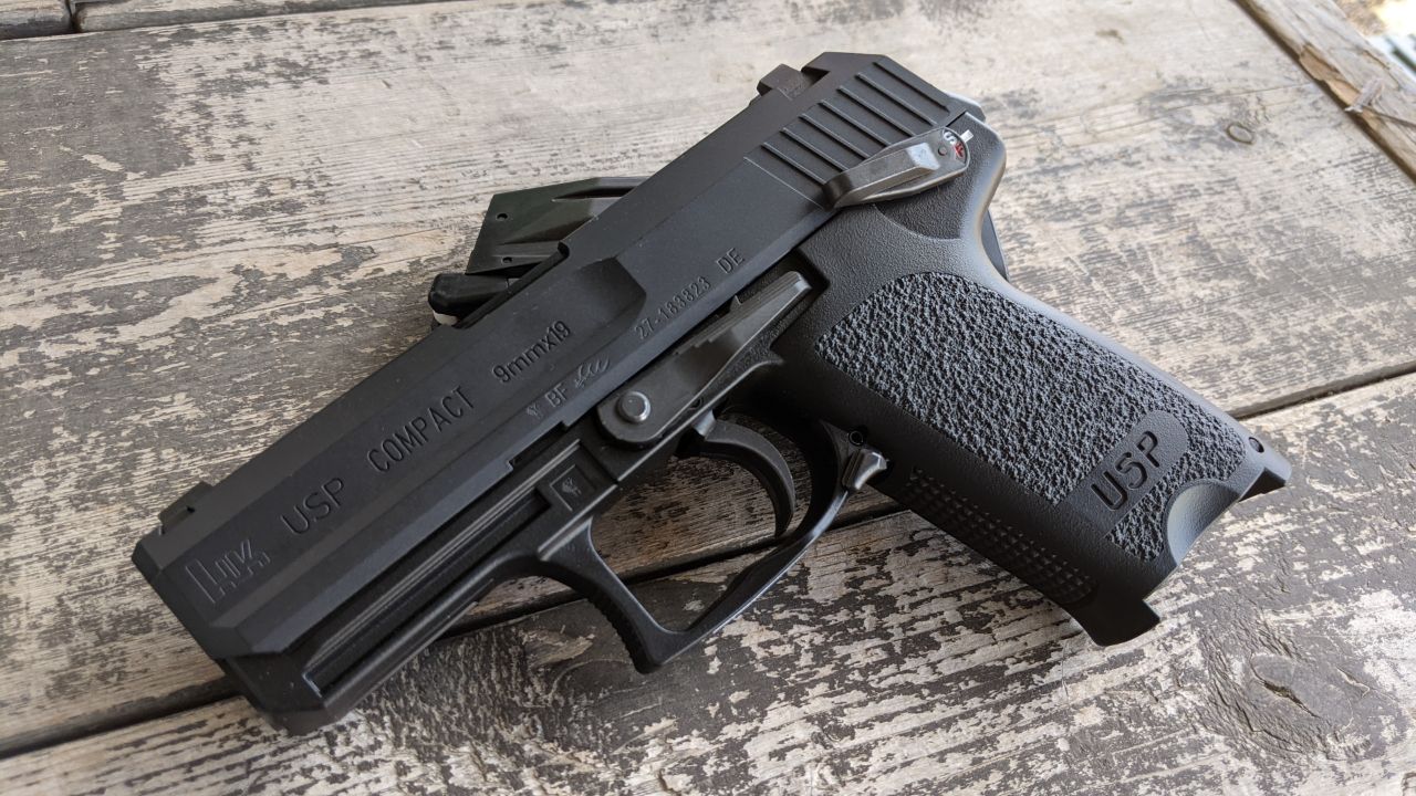 あのブチ切れパパも愛用！！東京マルイ USP COMPACT ガスブローバック