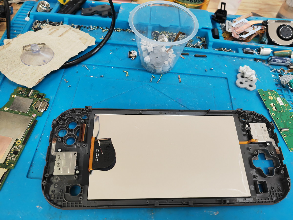 充電修理】充電マークは点灯するけど充電がされない Nintendo Switch