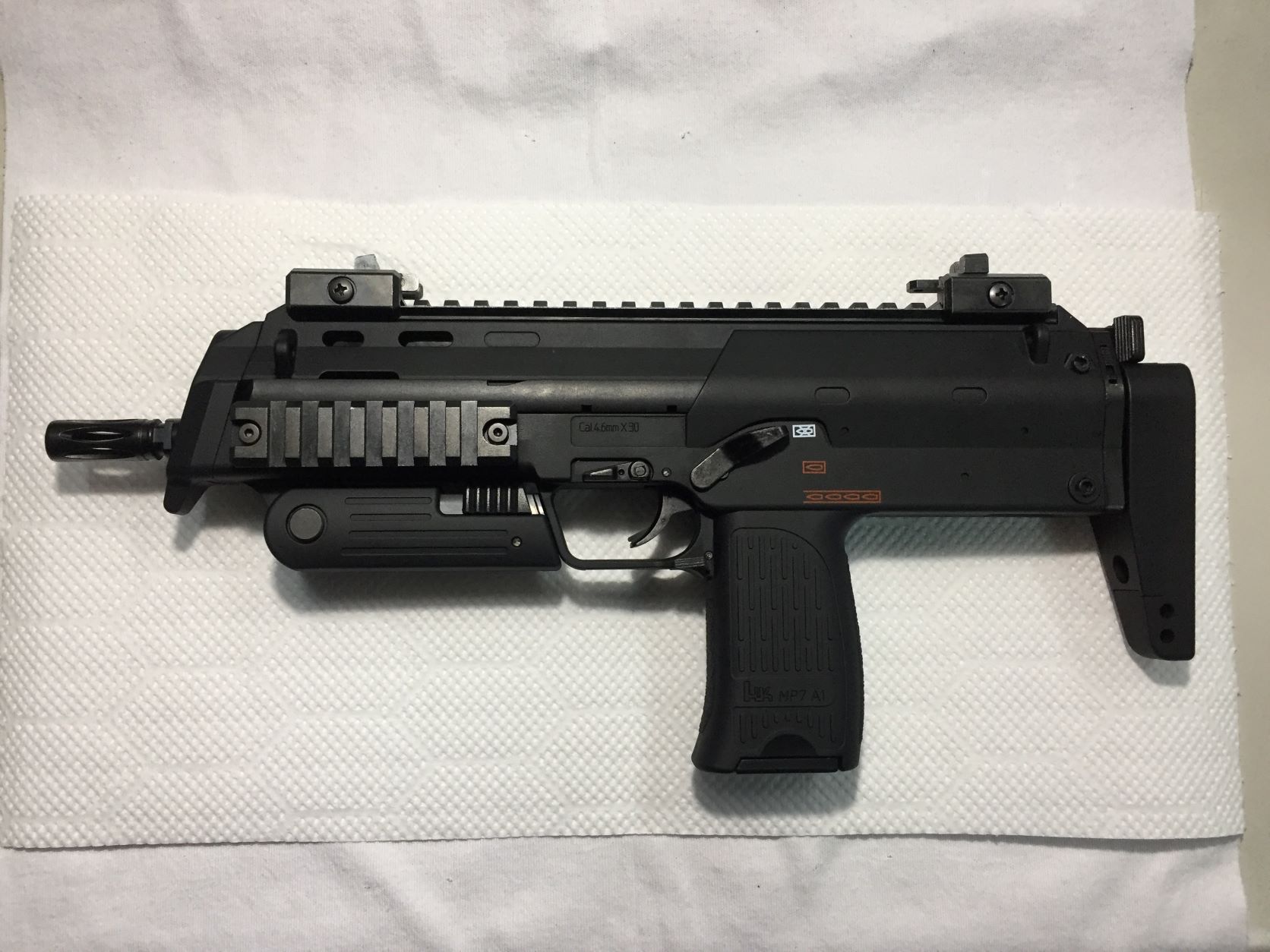 東京マルイ MP7A1 電動コンパクトマシンガンのカスタムをさせて頂き
