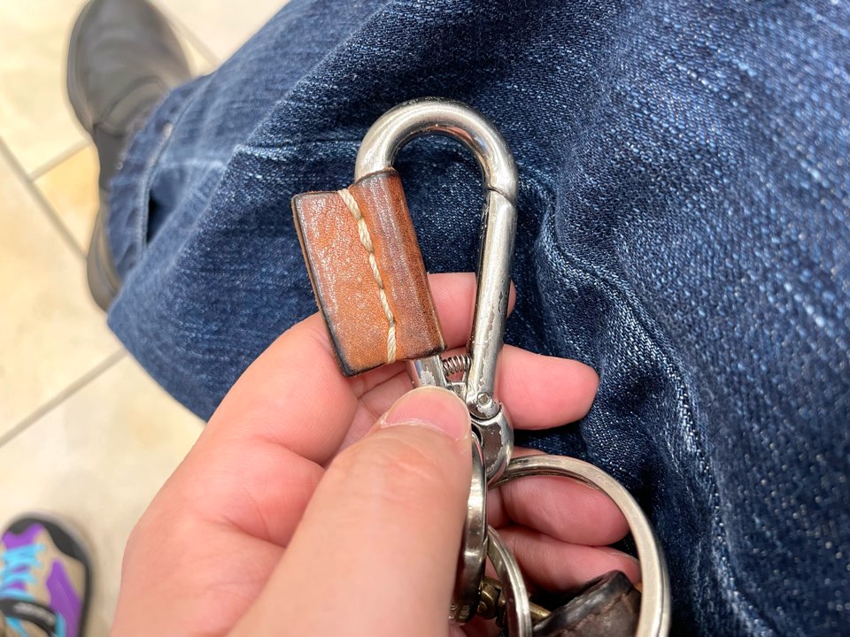 エンダースキーマのカラビナをレビュー！革小物や鍵の管理のお供に