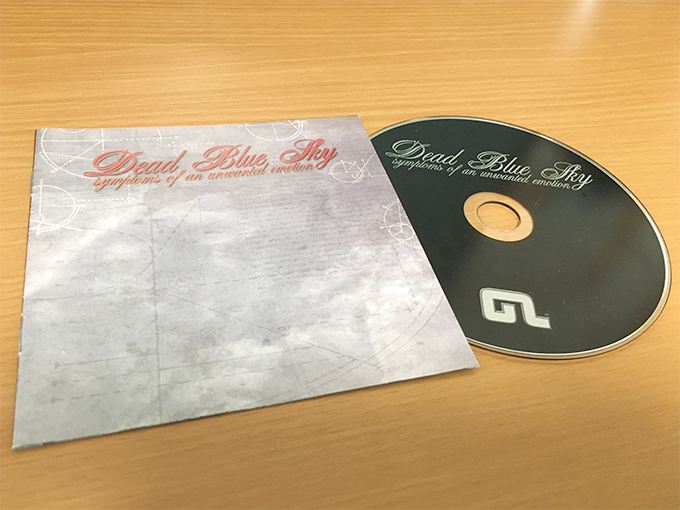 DEAD BLUE SKY / Symptoms of an unwanted emotion | ICHIROCK