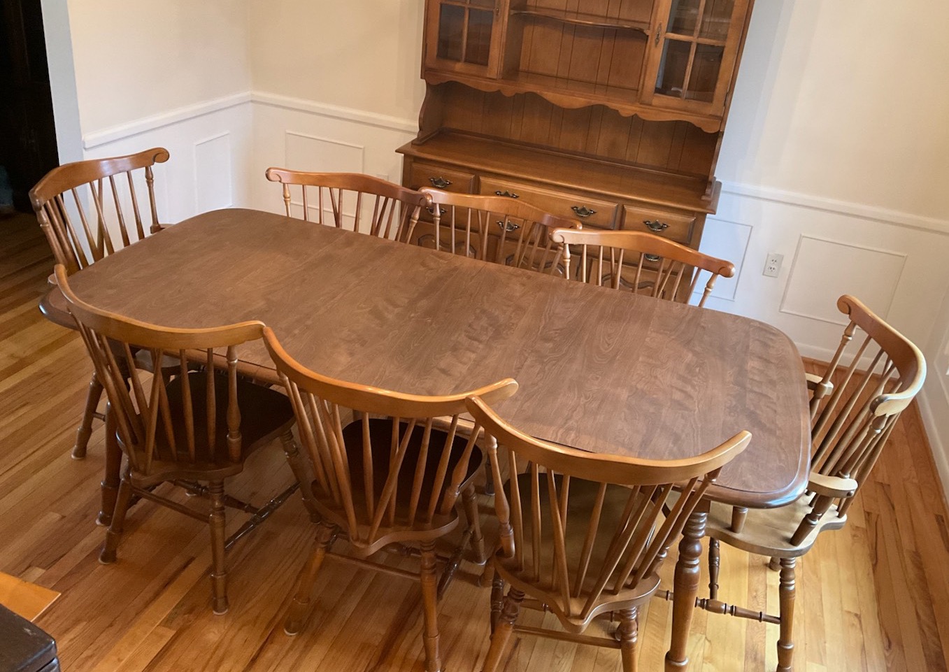 Vintage-Cochrane-Dining-Table-w-Eight-Chairs