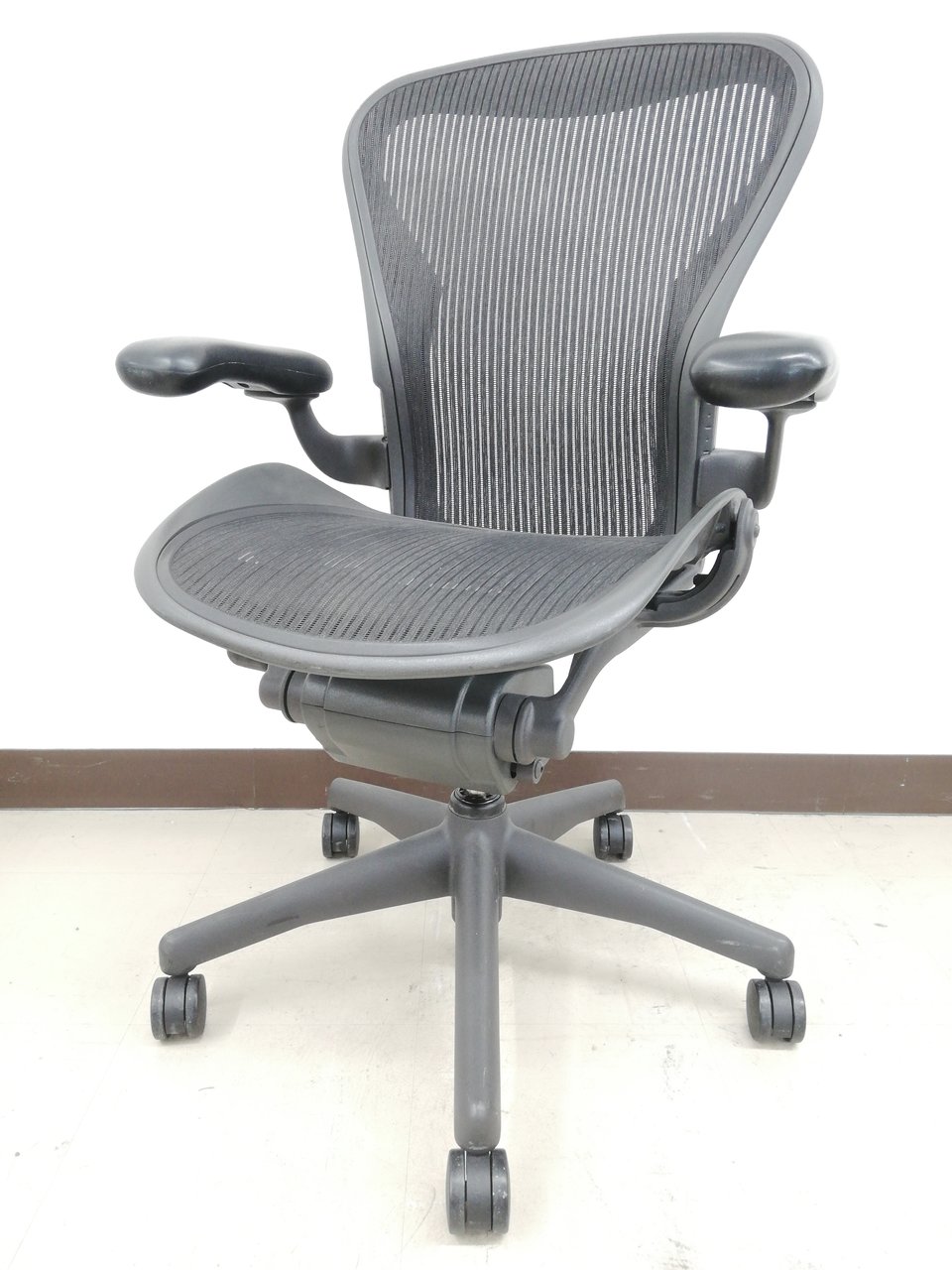 中古】アーロンチェア AE111PWB Herman Miller/ハーマンミラー 肘付