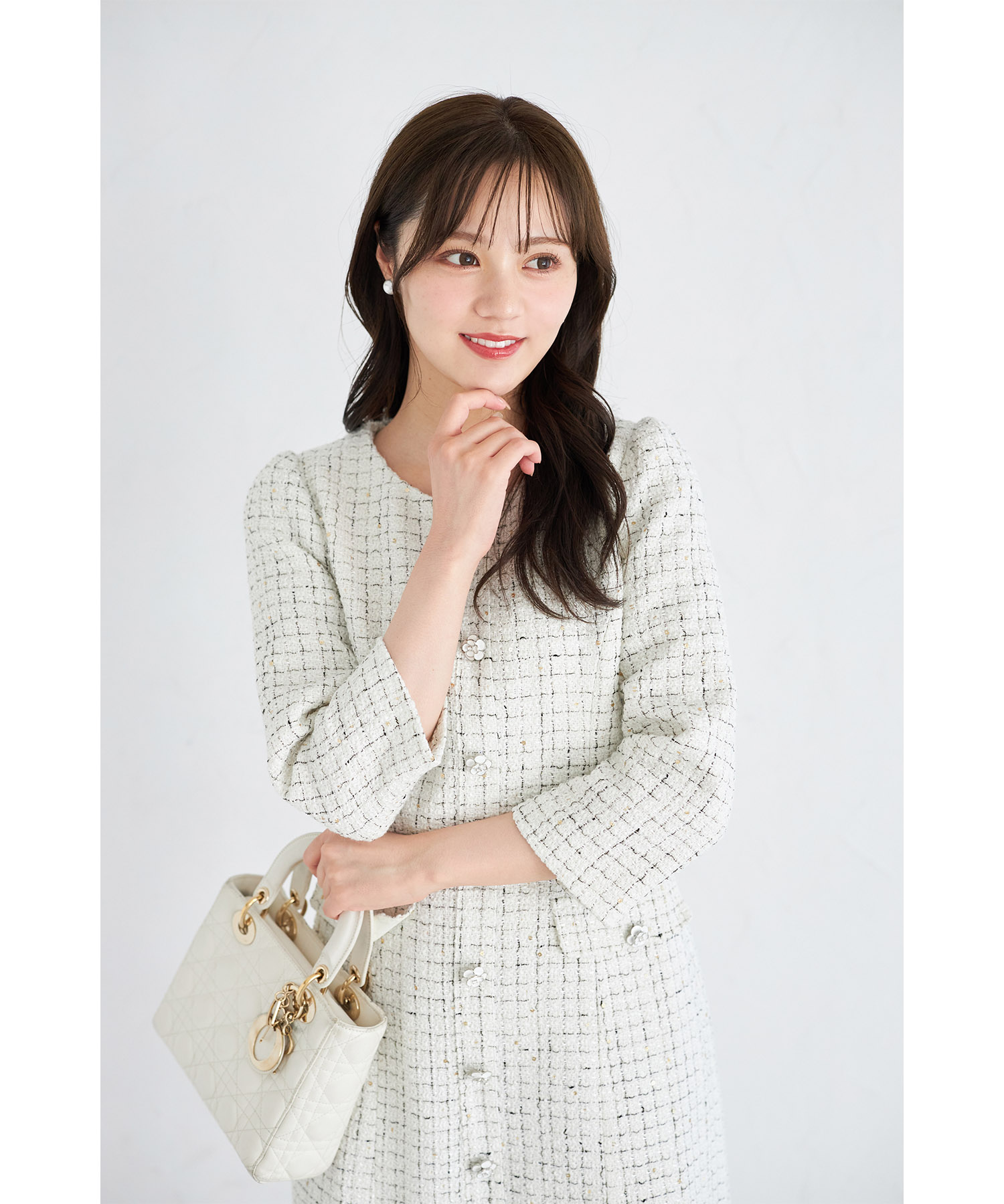 フラワー飾り釦付きスパンコールツイードタイトワンピース