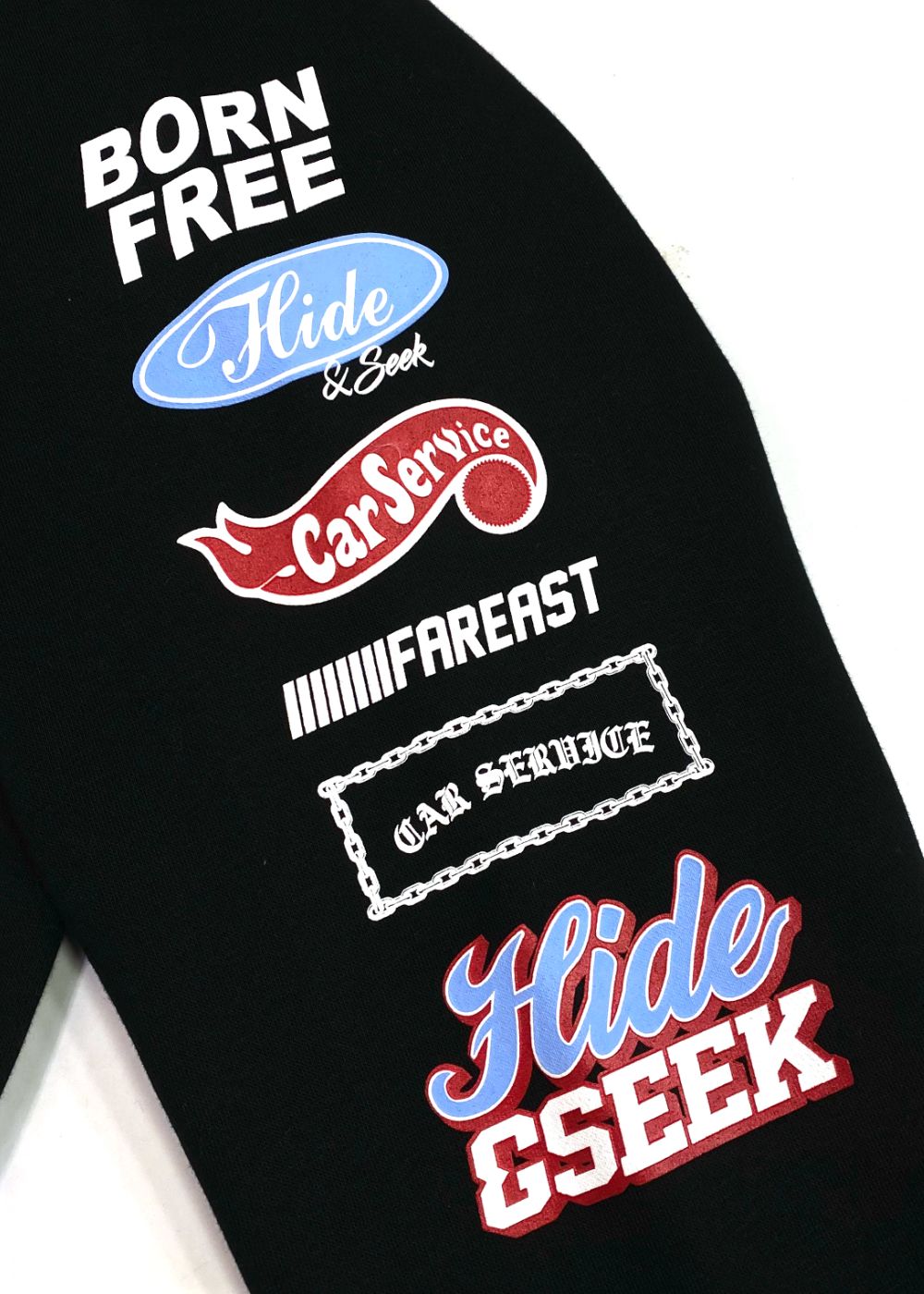 HIDE AND SEEK - ×CARSERVICE HALF ZIP SWEAT SHIRT (BLACK/RED