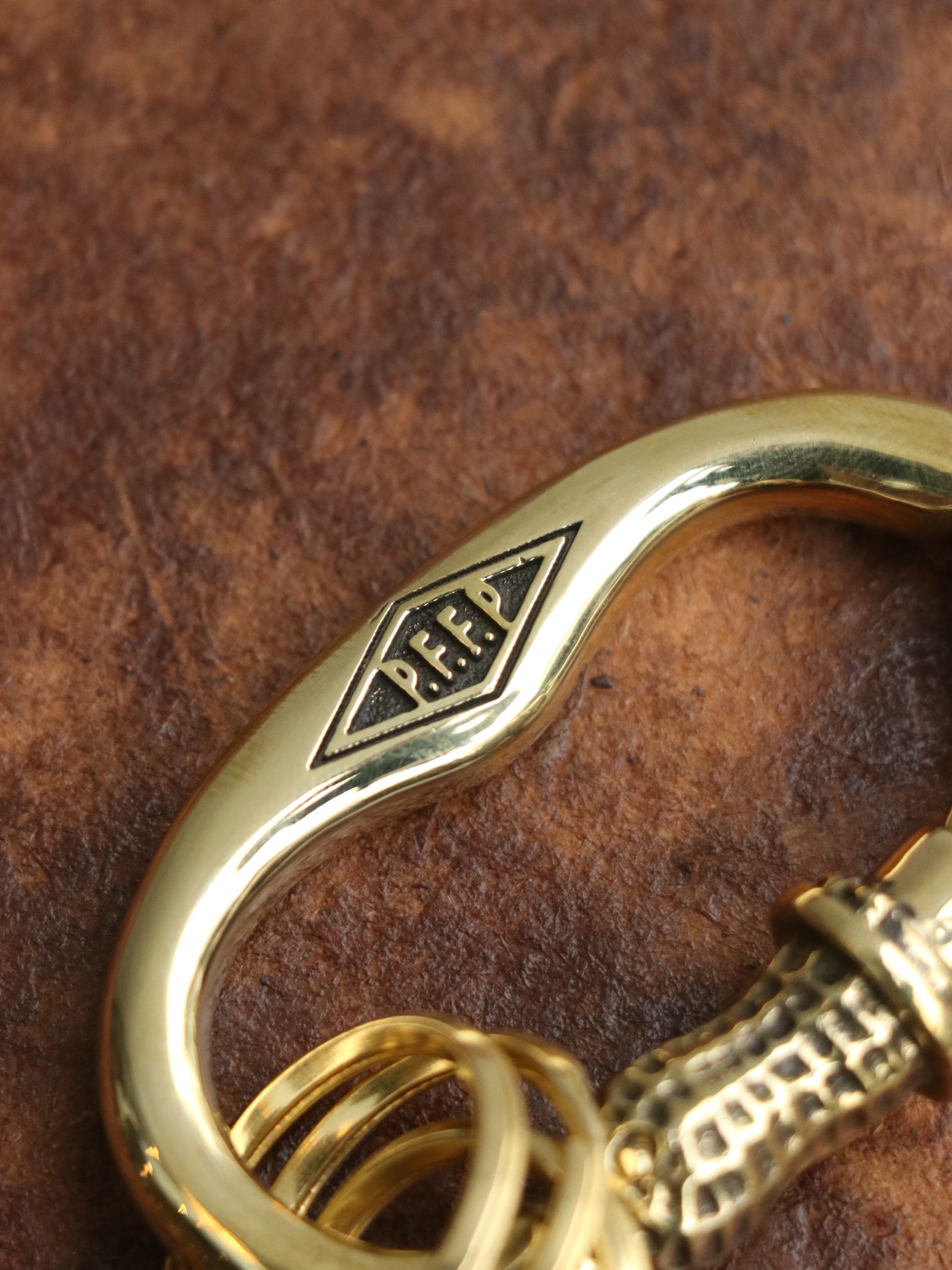 PEANUTS & CO. - BEROPEANUTS CARABINER (BRASS×COPPER) | SKANDA