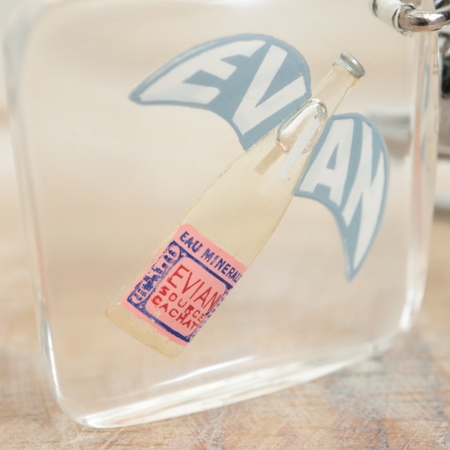 ブルボンキーホルダー エビアン レアボトル EVIAN