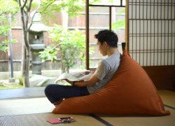 テトラ / koke | 上質なビーズクッション ソファ - tetra 大東寝具工業