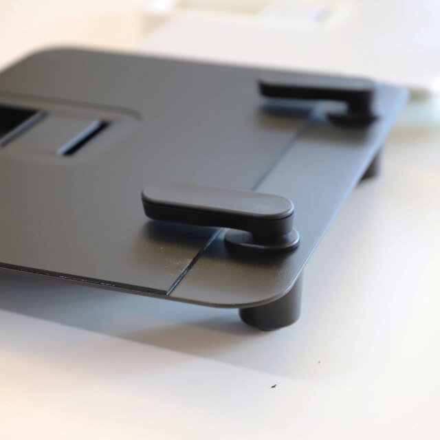 Herman Miller正規販売】オーリンラップトップ＆タブレットマウント