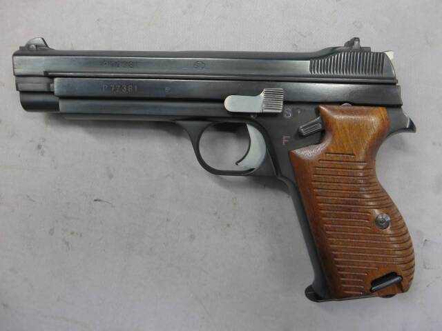 CAW】SIG P210 MGC Revival HW・ブルーイング・木製グリップ モデルガン