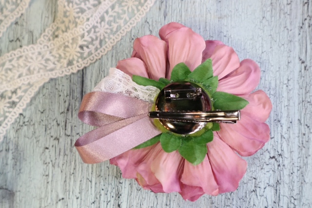 コサージュ ダリア くすみピンク [C-2200-2] 名古屋のフラワーギフト