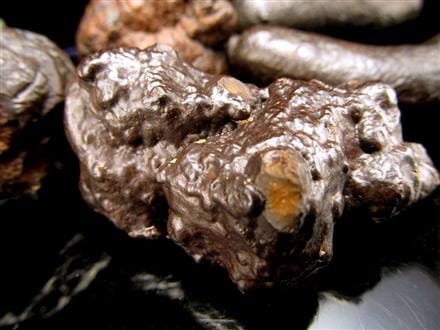 ☆光沢輝く褐鉄鉱の塊☆エジプトの星・予言石☆常軌を逸した変化