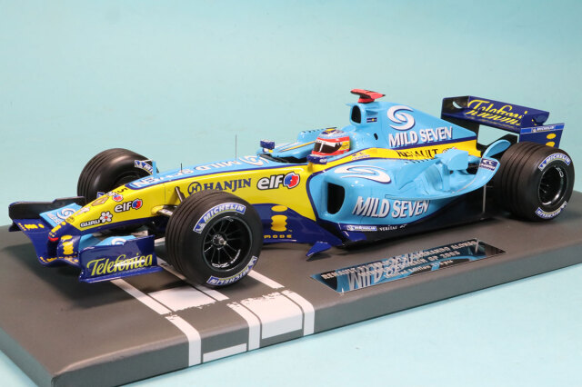 ミニチャンプス 1/18 ルノー F1チーム R25 バーレーンGP 2005 Winner F