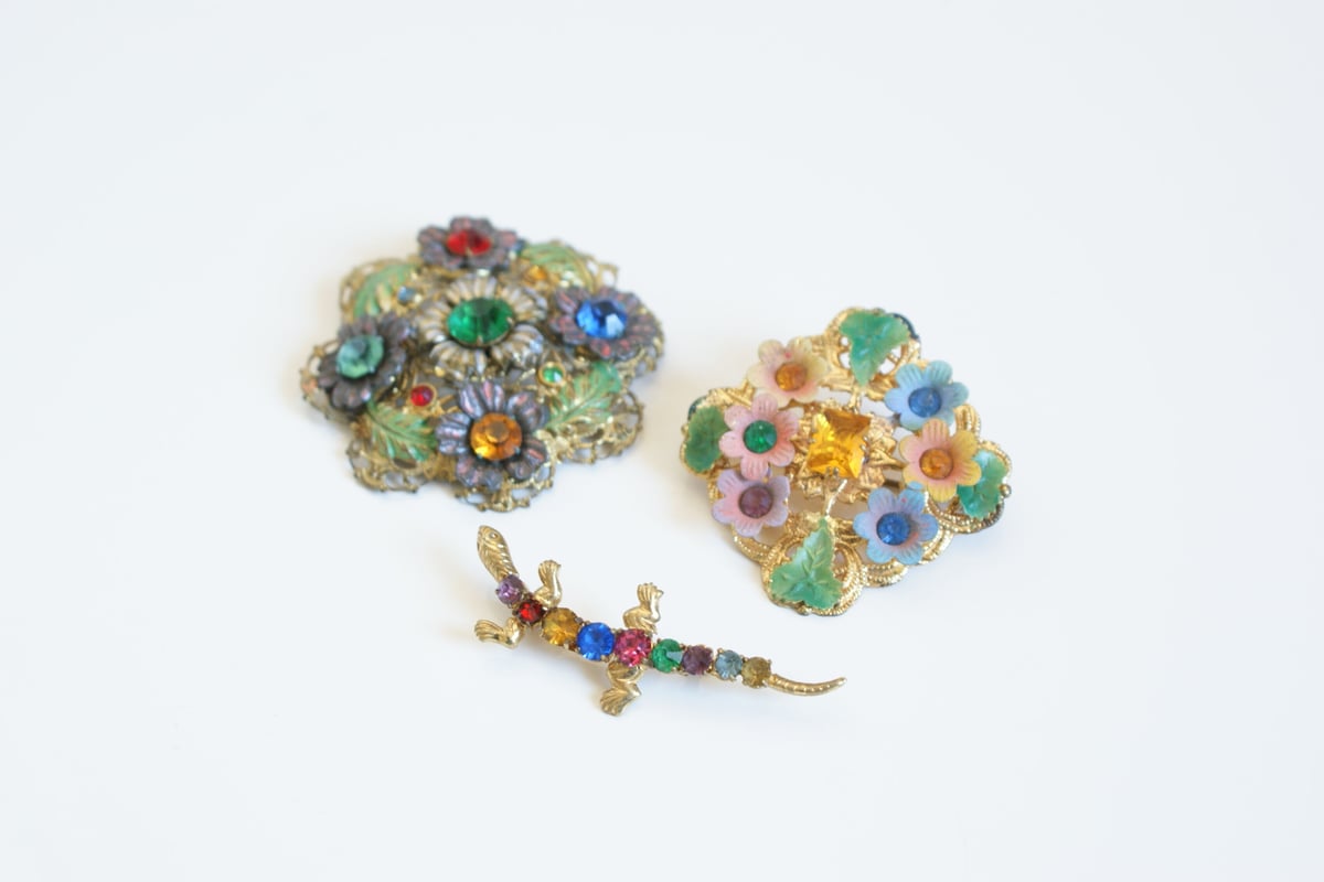 イギリス買付】チェコガラス ラインストーン フラワーエナメル