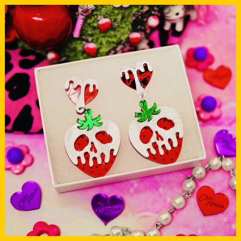 誘惑の毒いちごちゃん Earrings/Ear clips【耳飾り/バックチャーム