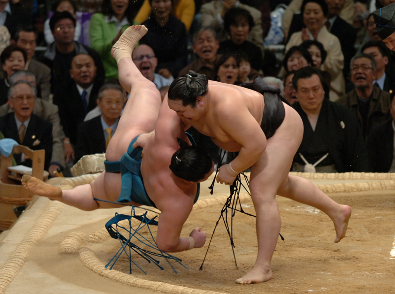 連載 名力士ライバル列伝】最大のライバル 朝青龍―白鵬 前編 | BBM