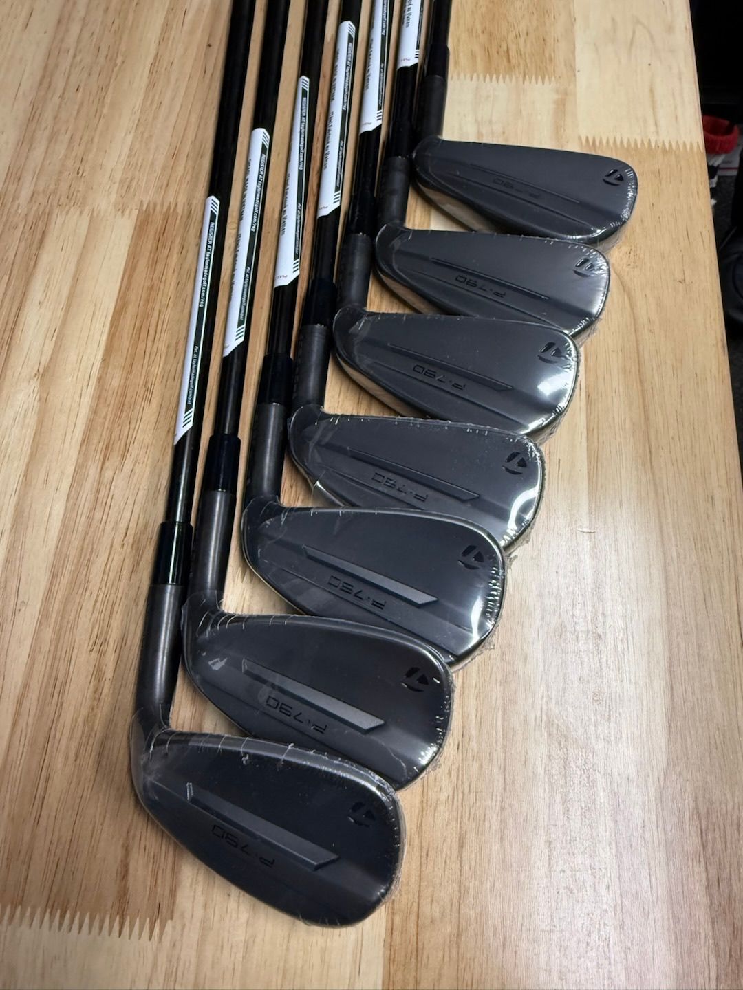 Stacked Golf · Srixon Limited Edition Black Chrome ZXi7 4-PW Set