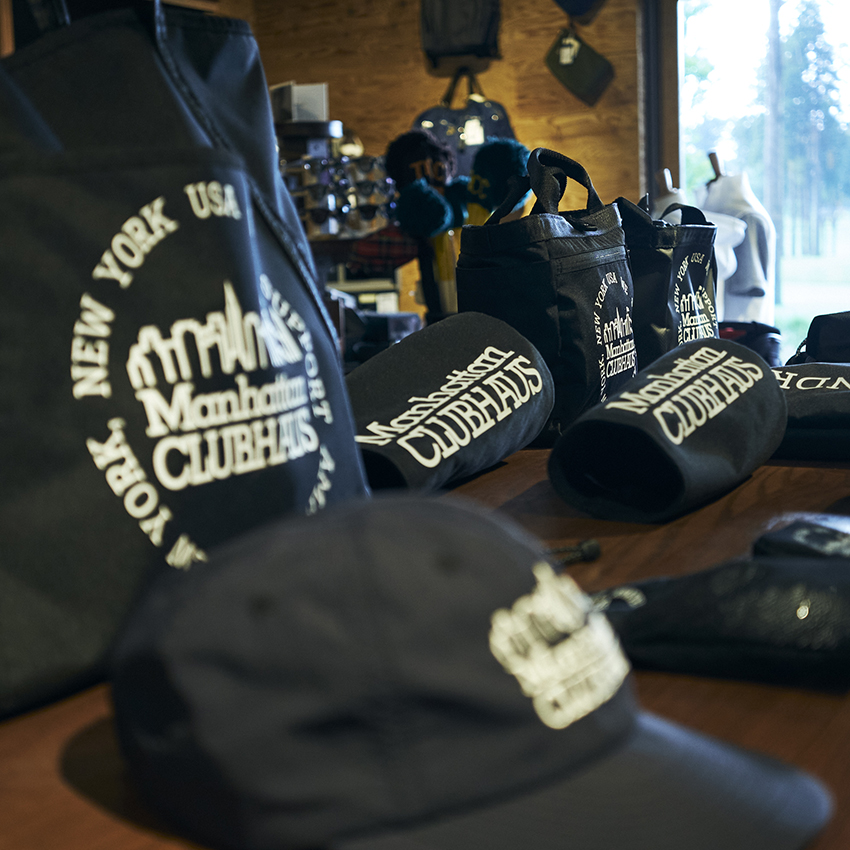 ゴルフの新鋭「クラブハウス」コラボ第2弾！ “マンハッタンの黒印”は