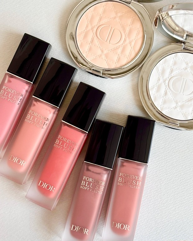 ディオールの7月発売フェイスパウダーとホイップチークをスウォッチ