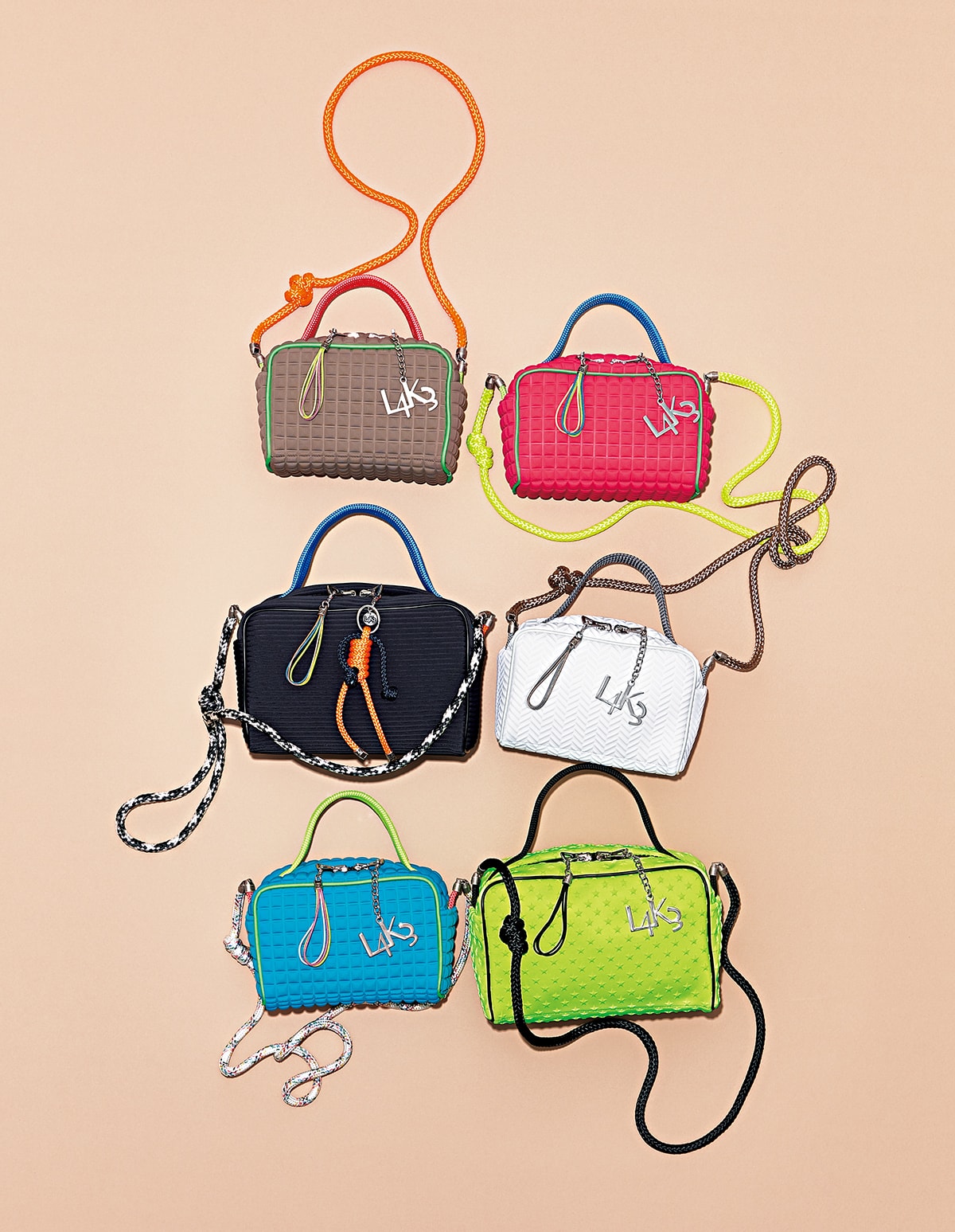 L4K3のミニバッグ❝マカロン❞でシンプル服がとびきりHAPPYに！