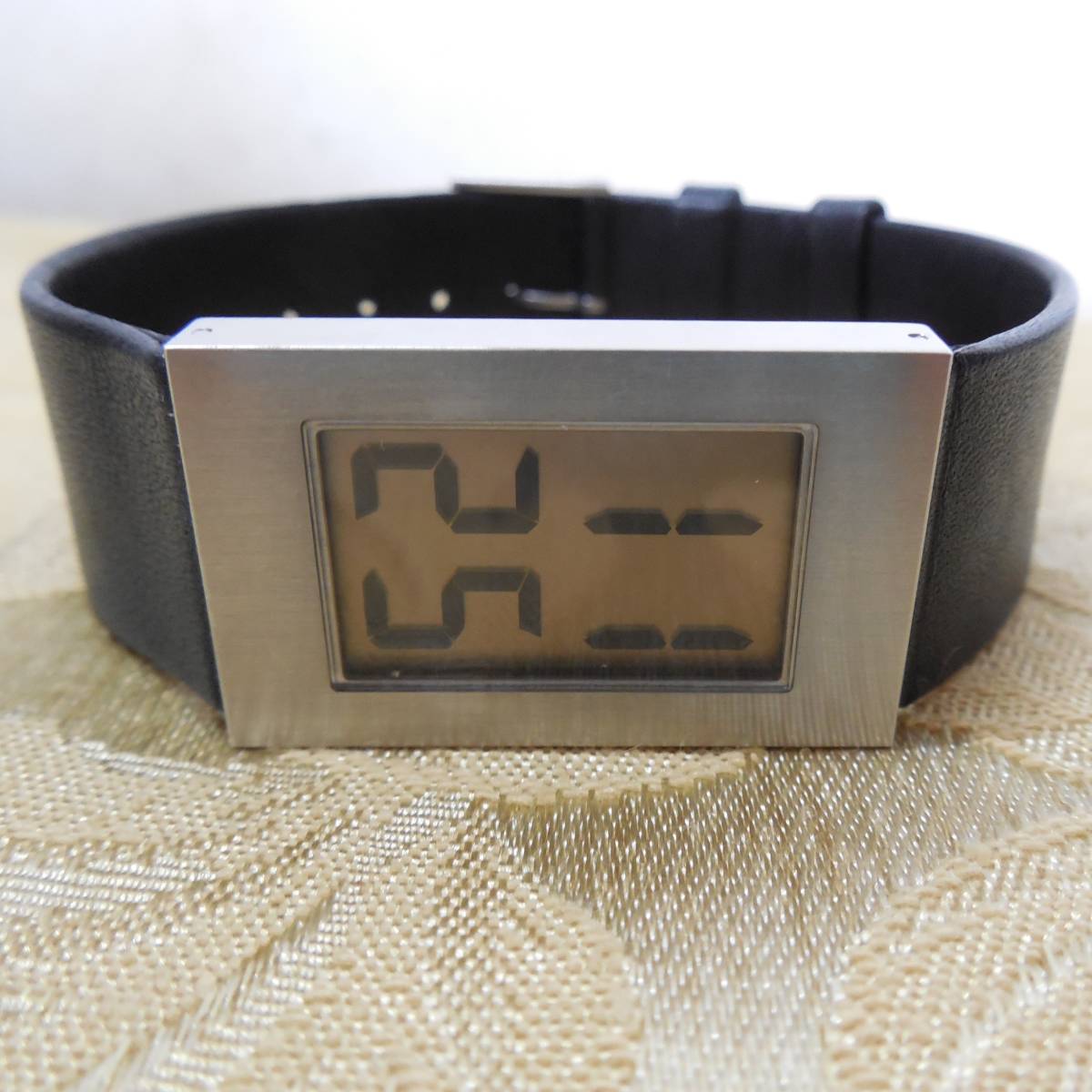 VENTURA ヴェントューラ Design on Time SA. フレミング ボー ハンセン