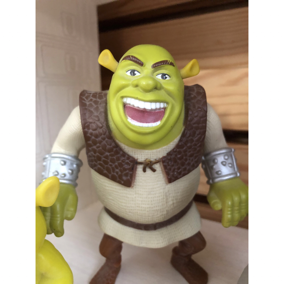 シュレックとドンキーと赤ちゃんのフィギュアセットの通販 by ベイ's