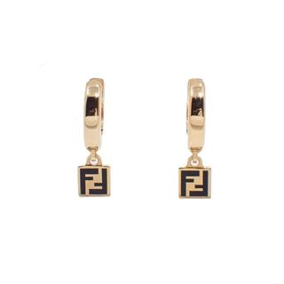 FENDI（ゴールド/金色系）のフリマアイテム一覧