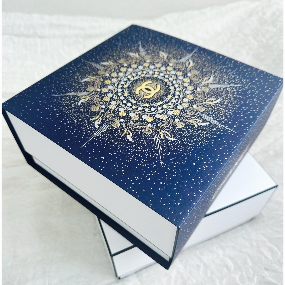 CHANEL - シャネル CHANEL ホリデー限定 ギフトボックス 2025 の通販